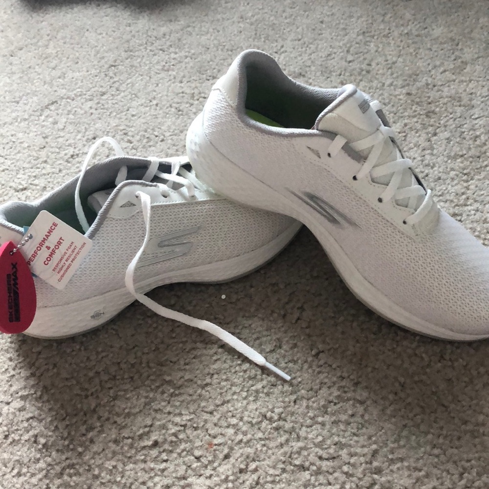 women’s golf sneakers